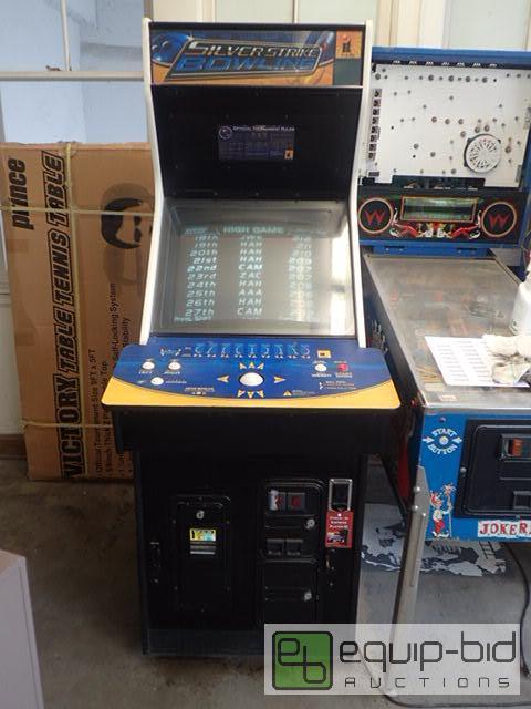 lot 1032 image: Incredible Technologies Silver Strike Bowling Arcade Game