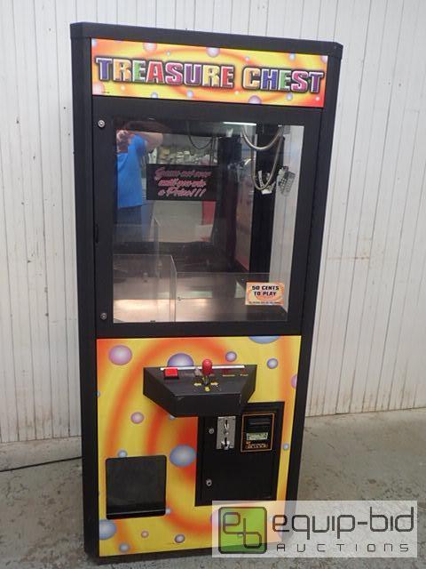 lot 1033 image: Treasure Chest Drop-Claw Vending Machine