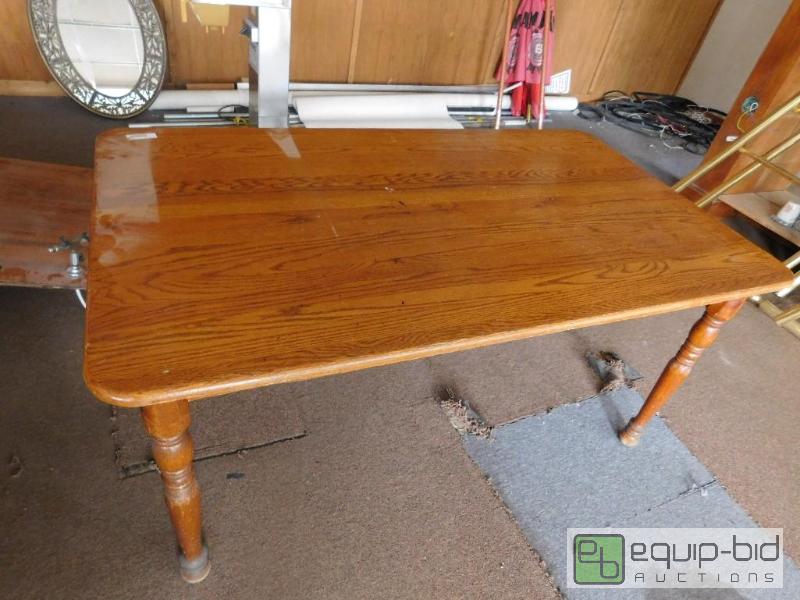 lot 5002 image: Wood Table With Wooden Legs