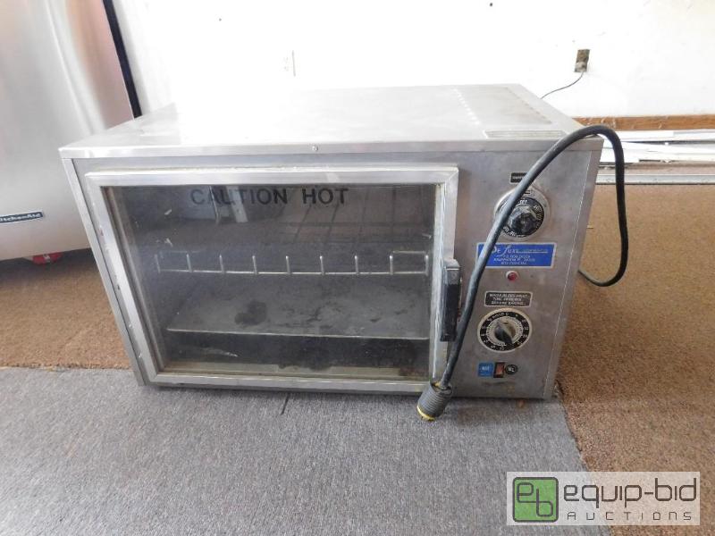 lot 5013 image: Deluxe Equipment Toaster