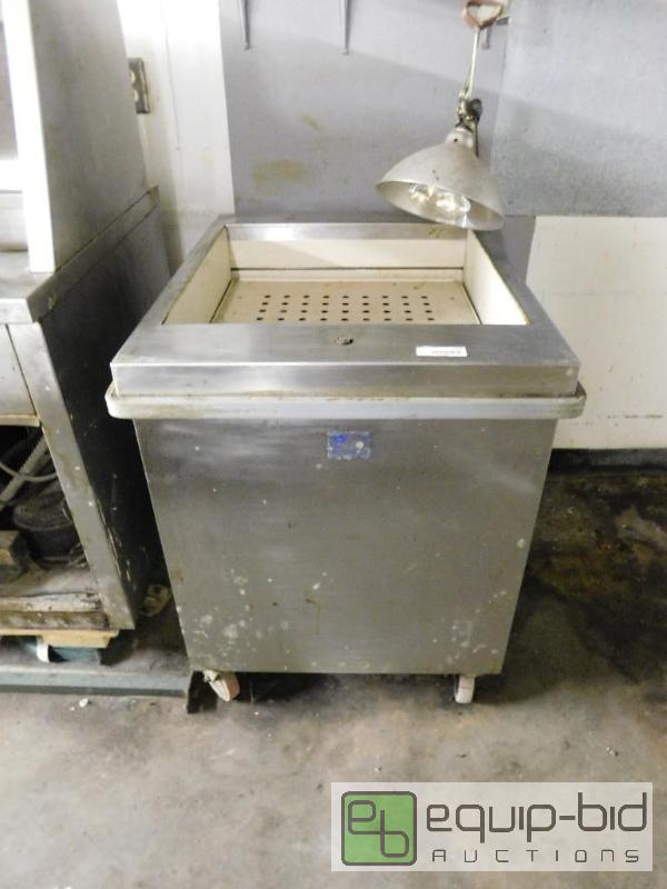 lot 1333 image: Plate Stacking Station