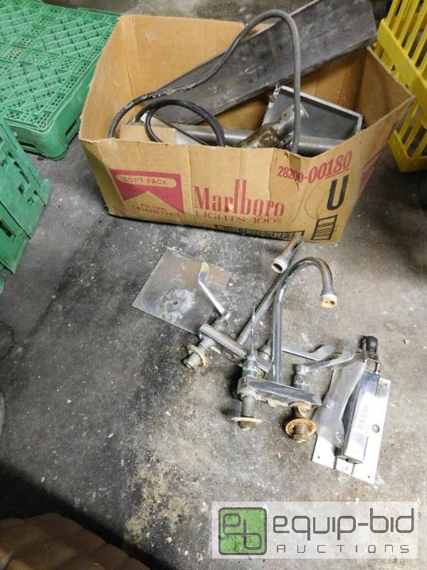 lot 1354 image: Lot of Misc