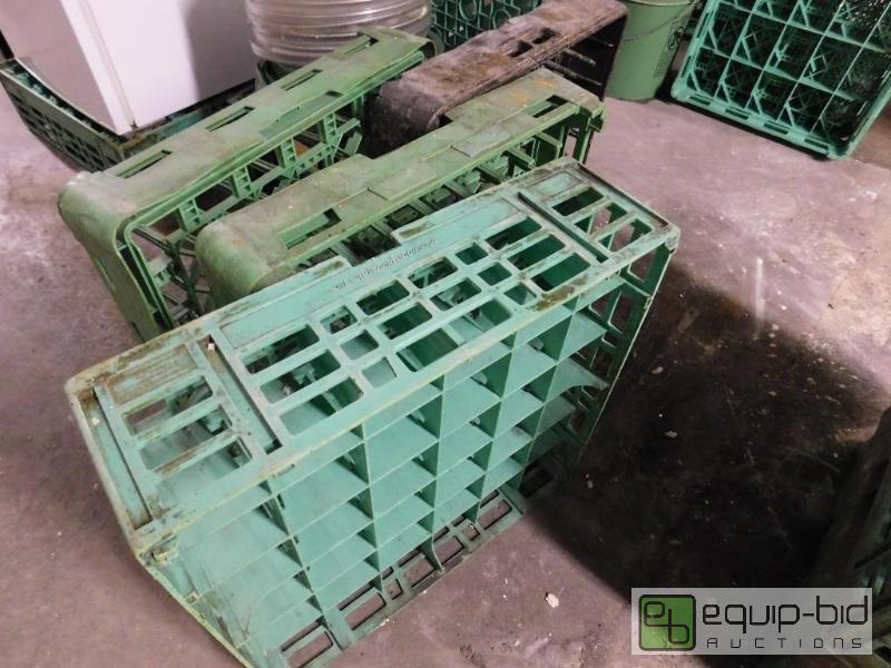 lot 1355C image: Lot of Dish Trays