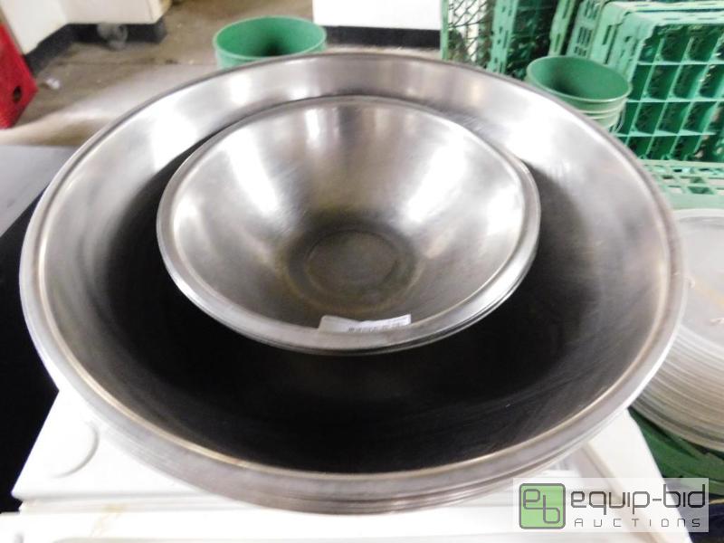 lot 1359 image: Lot of Stainless Steel Bowls