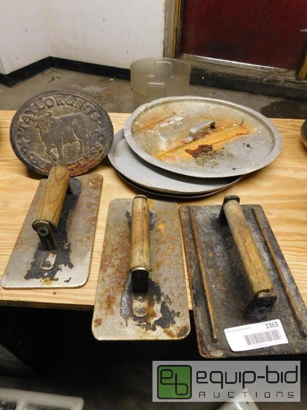 lot 1363 image: Lot of Burger Presses and Misc