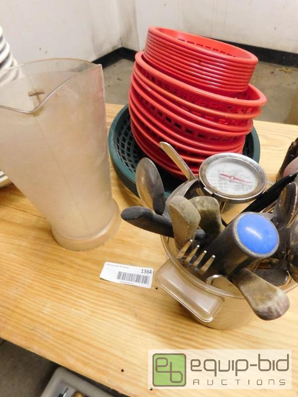 lot 1364 image: Lot of Plastic Baskets and Misc Silverware