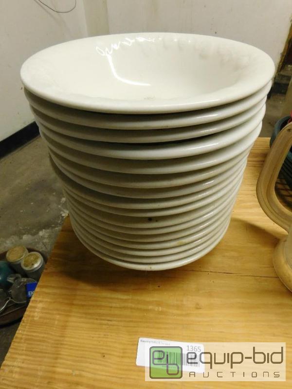 lot 1365 image: Lot of Bowls