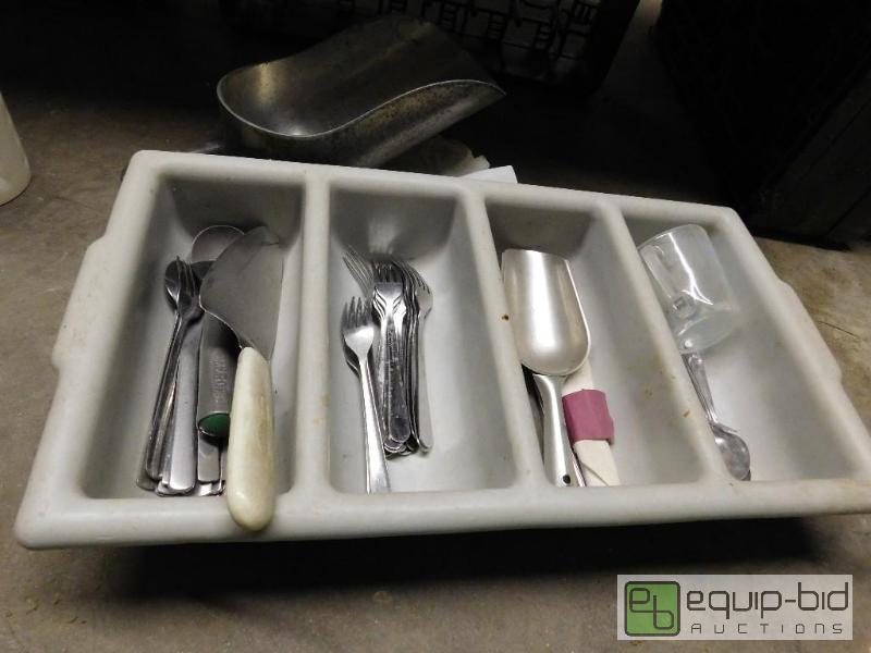 lot 1369 image: Lot of Silverware