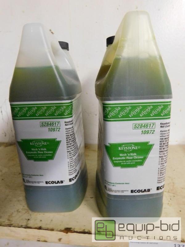 lot 1375 image: Lot of 2 Floor Cleaner