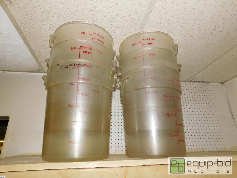 lot 1384 image: Lot of 6 22 Quart Plastic Containers