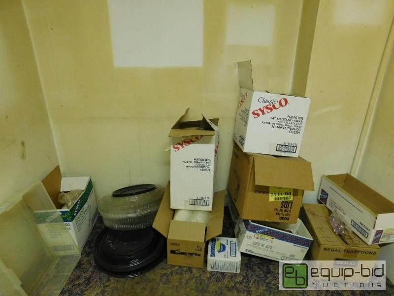 lot 1394 image: Lot of Plastic Goods