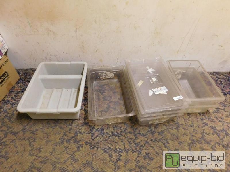 lot 1395 image: Lot of Plastic Containers