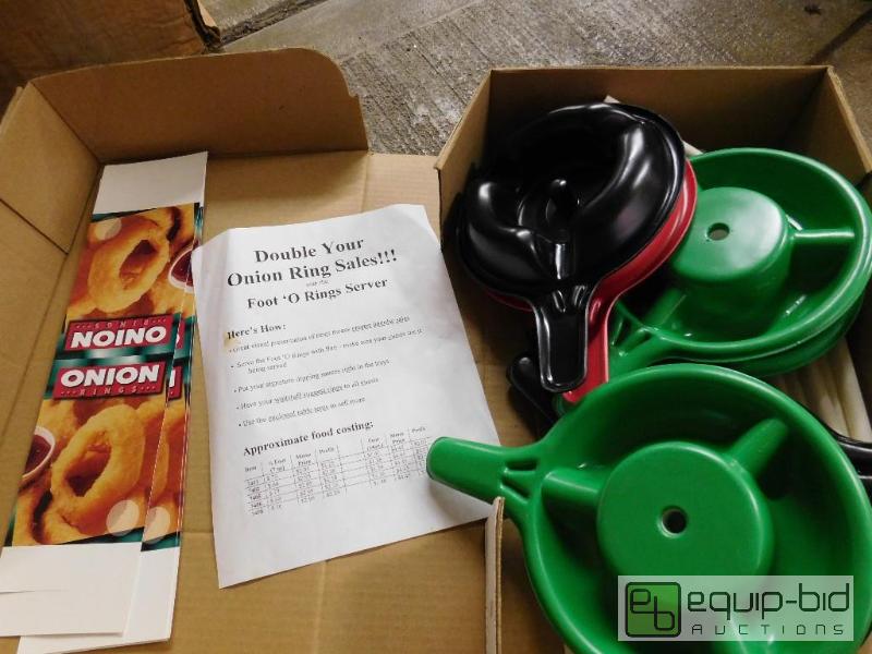 lot 1406 image: Foot O Rings Server