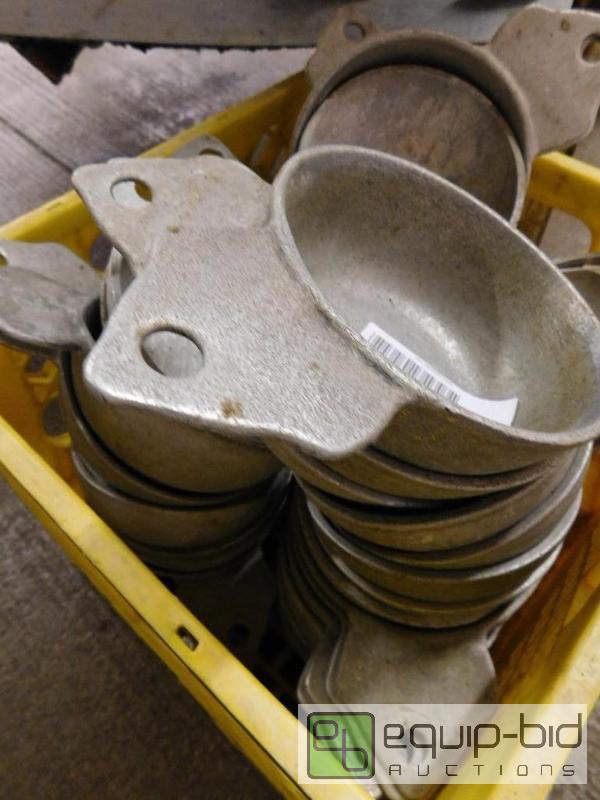 lot 1418 image: Crate of Porringer Bowls