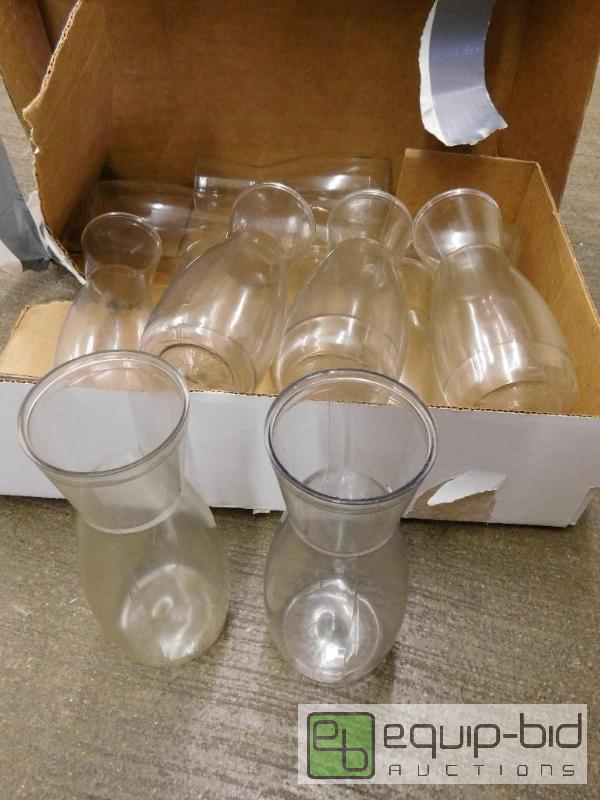 lot 1426 image: Box of Salad Dressing Containers