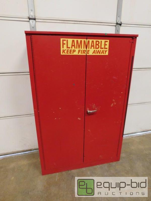 lot 5039 image: Red Flamable Materials 2 Door Cabinet