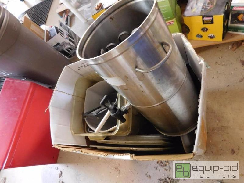 lot 306 image: Box Of Pizza Pans And Stainless Tea Dispenser And Food Containers
