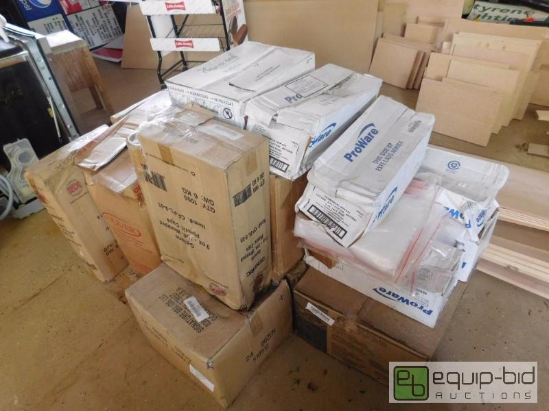 lot 312 image: Large Lot Of Food Service Towels