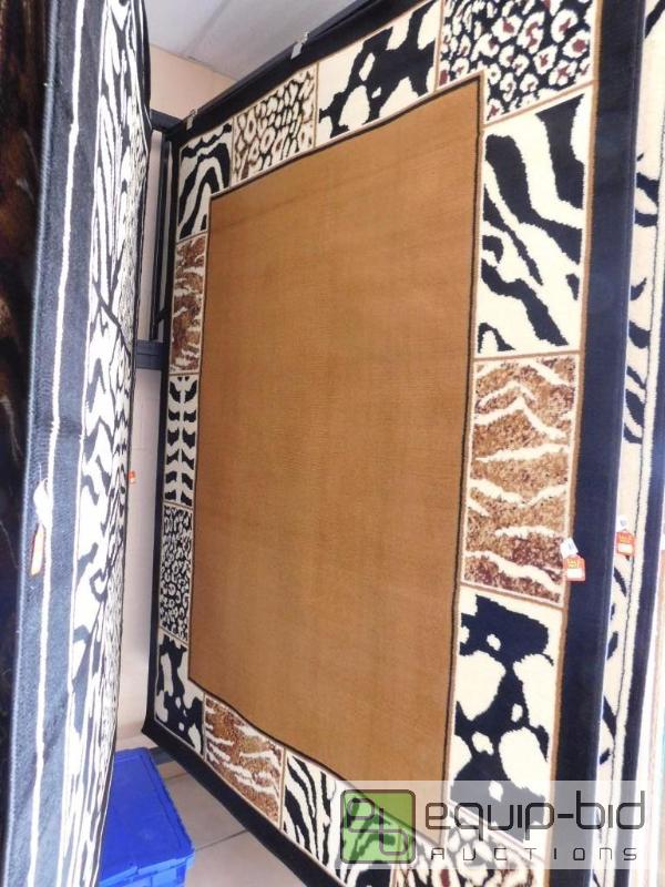 lot 355 image: Decorative Floor Rug