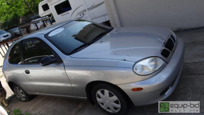 lot 4 image: 2002 Daewoo Lanos Coupe