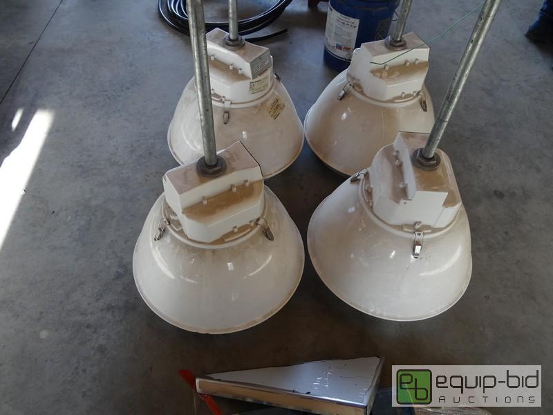lot 413 image: Day Brite HID Hanging Warehouse Lights