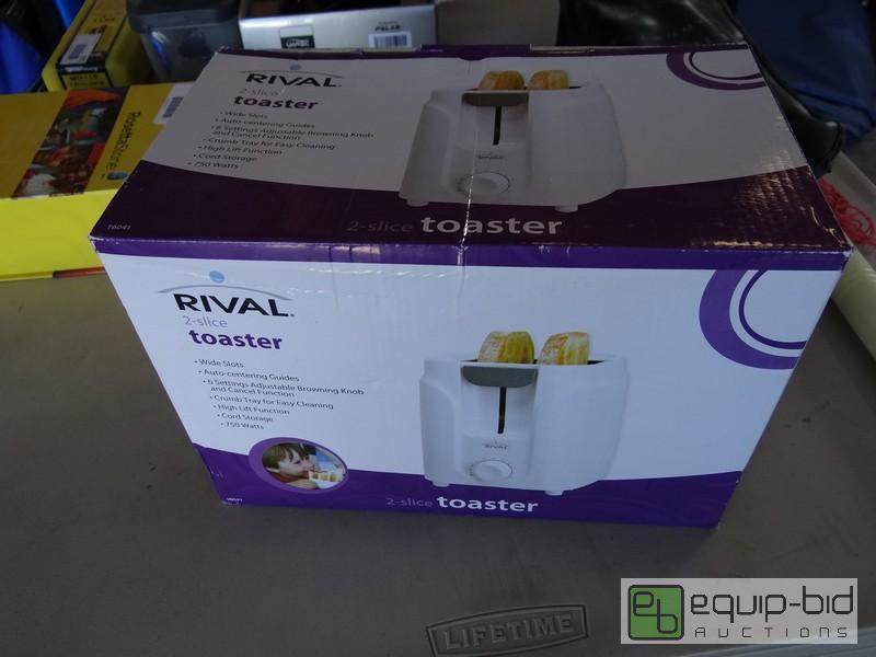 lot 426 image: Rival 2 Slice Toaster