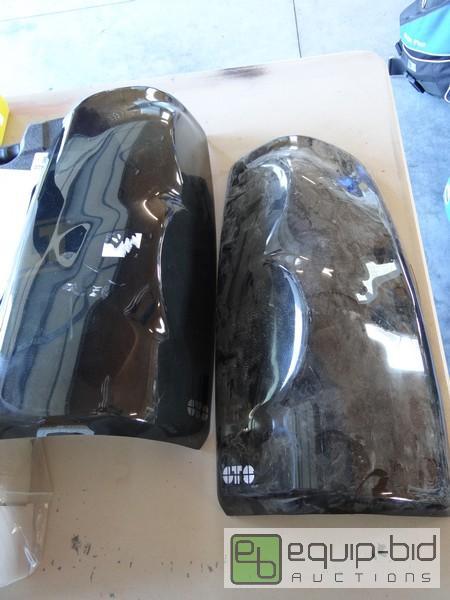 lot 428 image: Set Of 2003-2007 Tail Light Covers