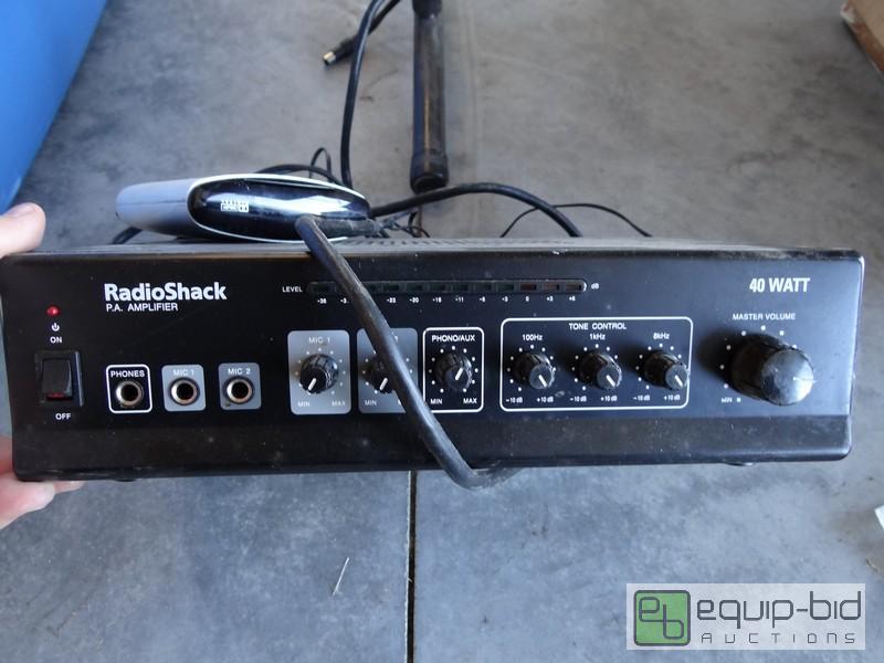 lot 431 image: Radio Shack PA  Amplifier