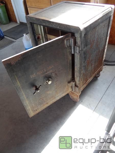 lot 436 image: Halls Safe Co From Cinncinati With Combo