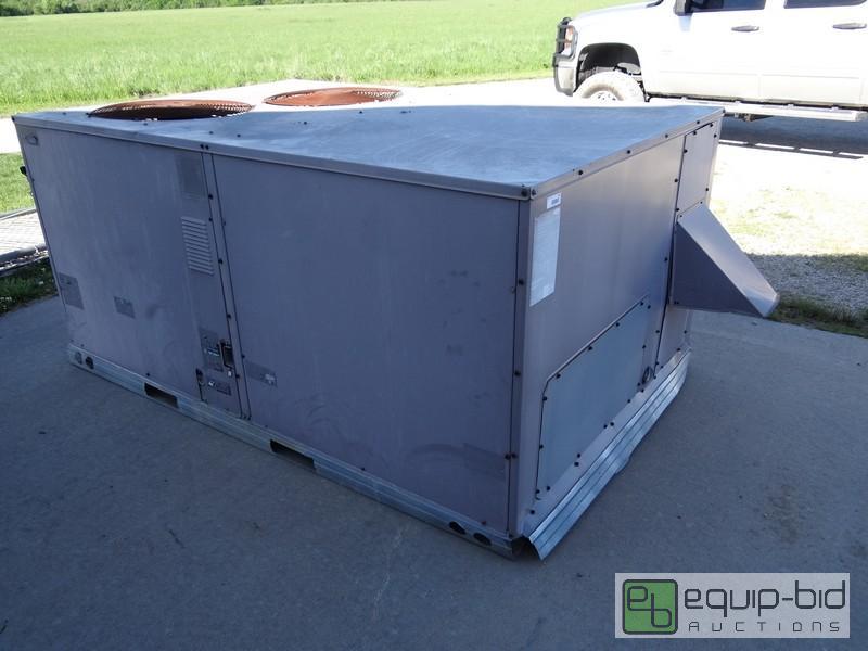 lot 438 image: Carrier 7 Ton ACHeater RTU