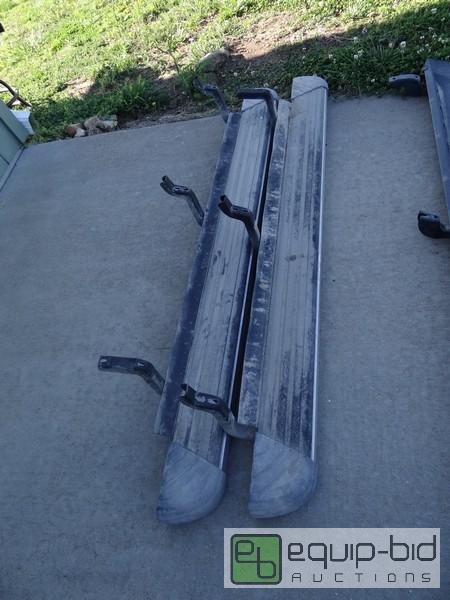 lot 439 image: Running Boards For 2010 Toyota 4 Runner