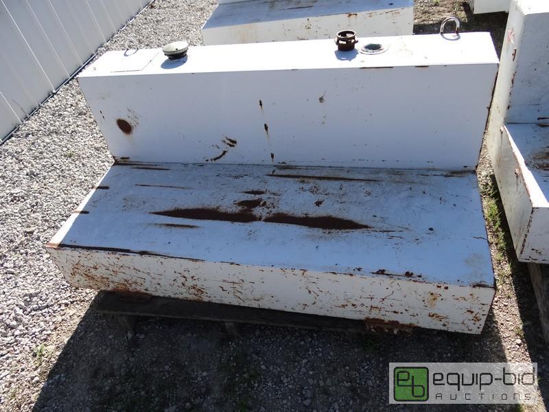 lot 443 image: Delta 105 Gallon Fuel Tank For Truck