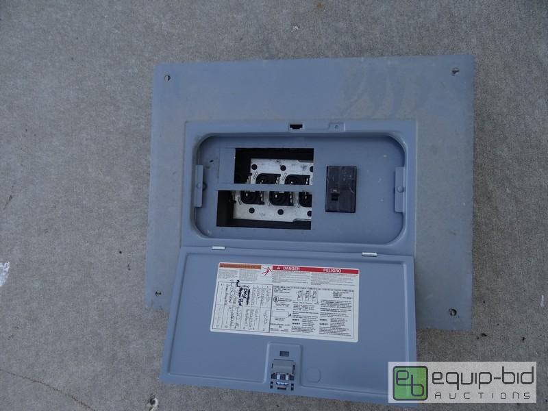 lot 450 image: 220v 100 Amp Square D Box
