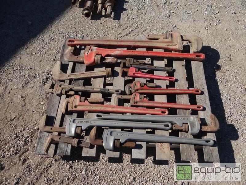 lot 454 image: (11) Various Size Pipe Wrenches