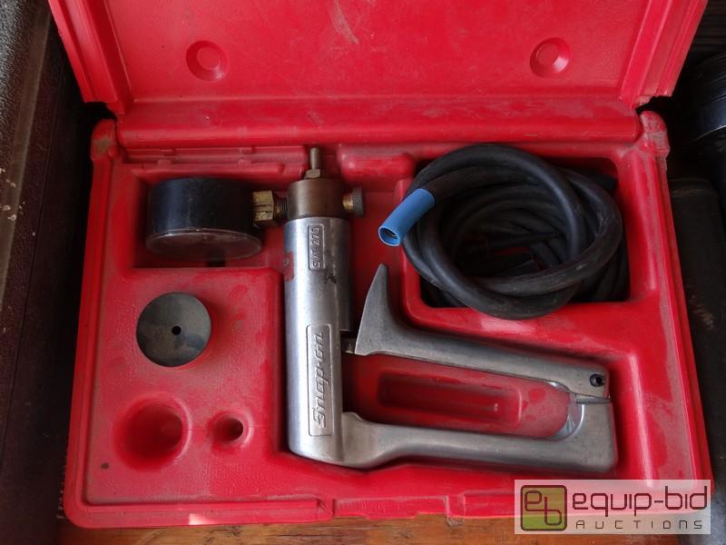 lot 493 image: Snap On Vacuum Tester