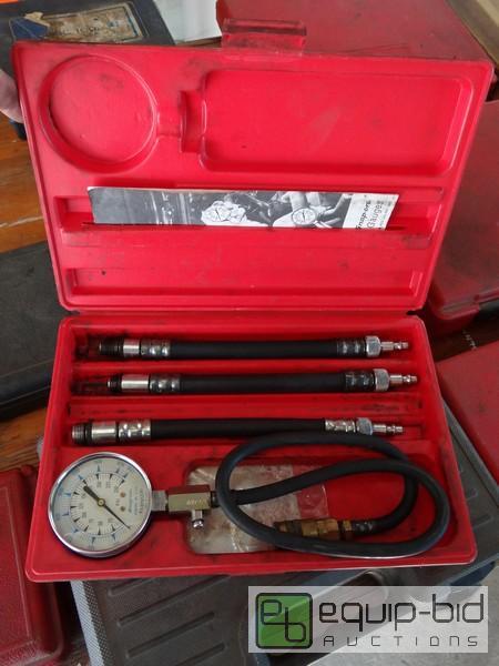 lot 499 image: Snap On Compression Gauge Set