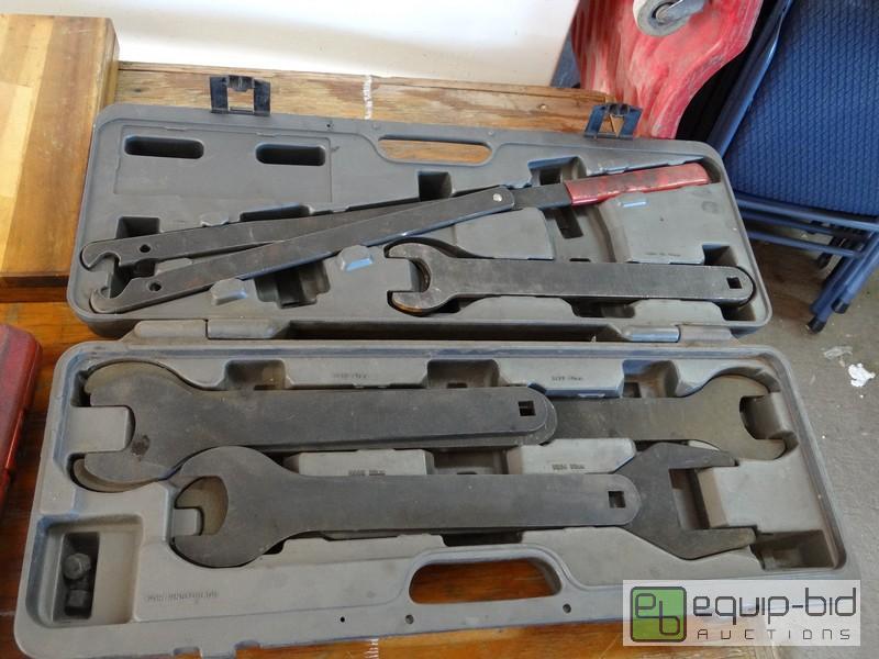 lot 510 image: OTC Fan Clutch Wench Set