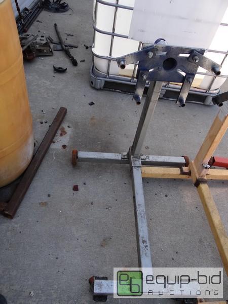 lot 563 image: AC Delco Engine Stand