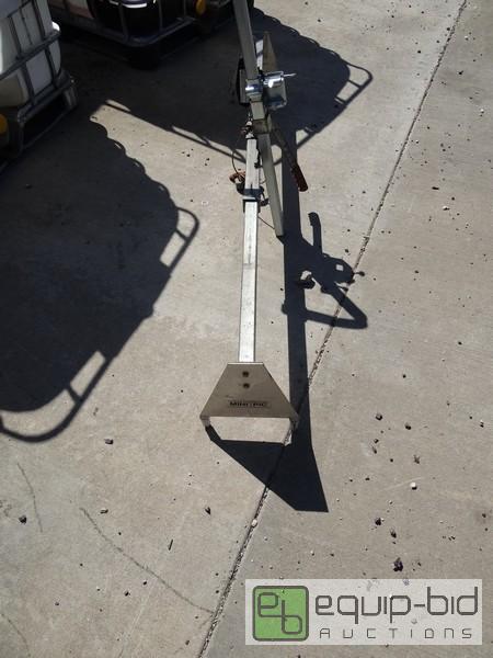 lot 566 image: Mini Pic Engine Hoist System
