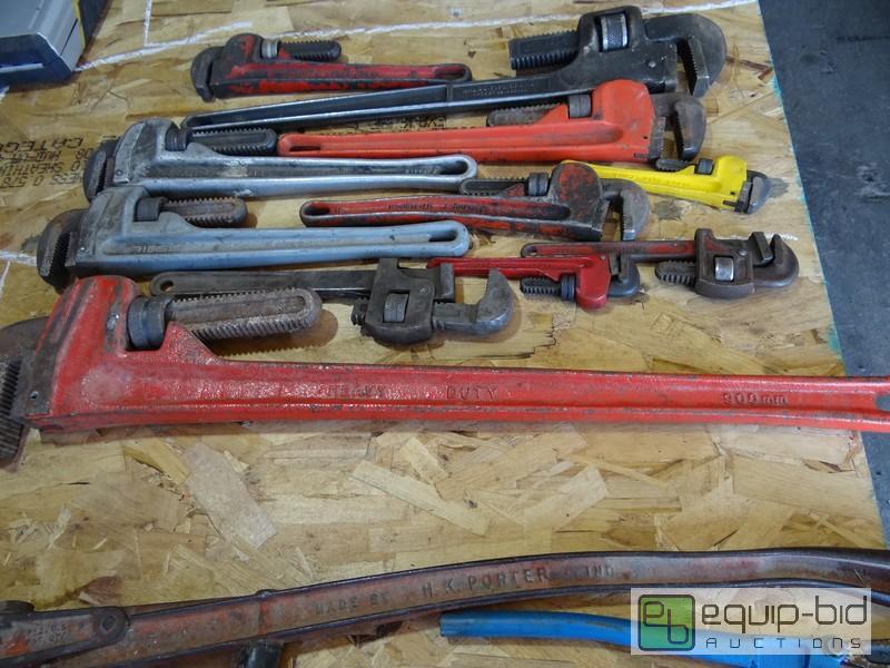 lot 575 image: Lot Of (11) Pipe Wrenches Of Various Sizes