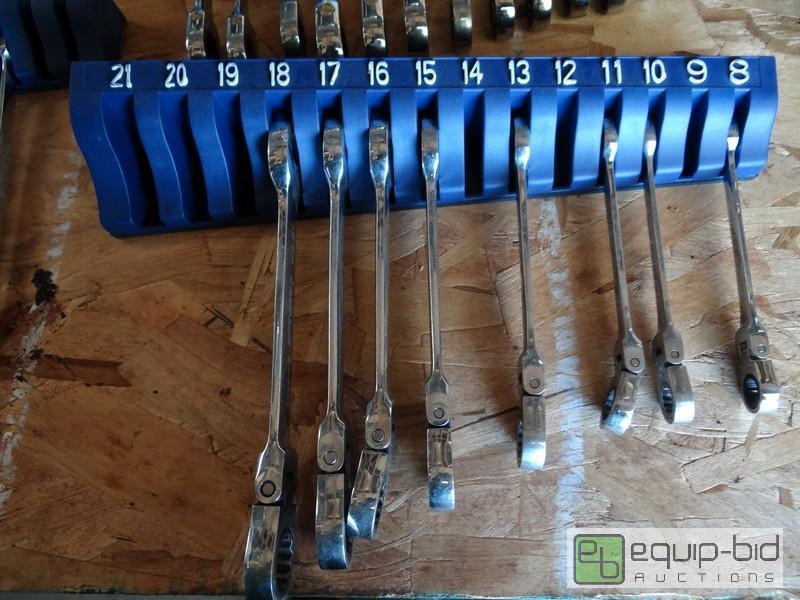 lot 588 image: Blackhawk Swivel Head Ratchet Wrench Set (Metric)