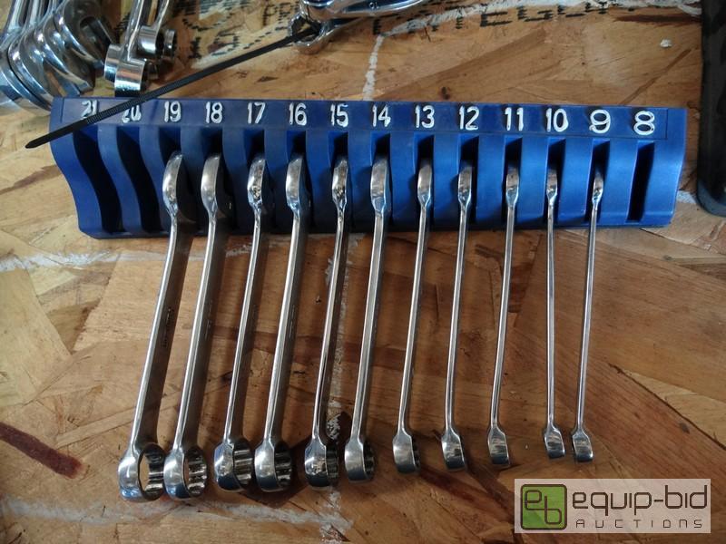 lot 590 image: Snap On Stuby Metric Wrenches