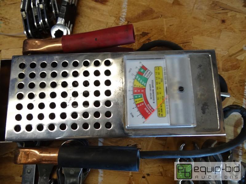 lot 591 image: 12v Battery Load Tester