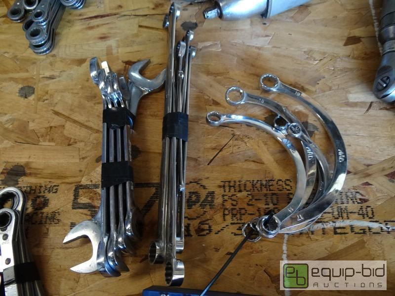 lot 595 image: Lot Of Specialty Wrenches