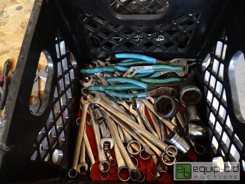 lot 599 image: Lot Of Misc Hand Tools