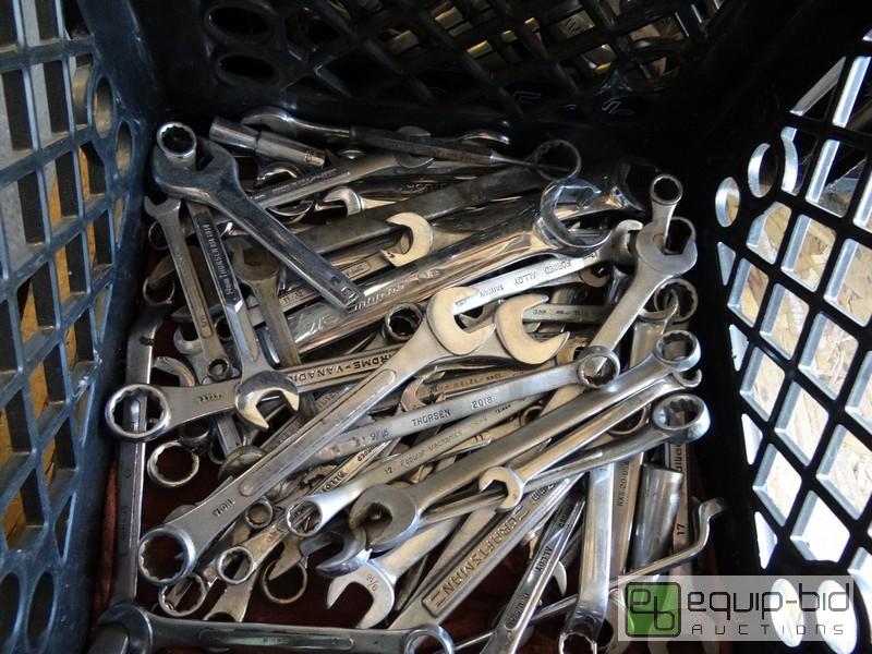 lot 602 image: Lot Of Wrenches