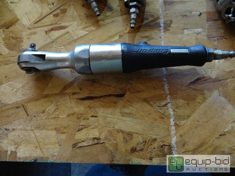lot 607 image: Snap On 38 Air Ratchet And 12Inch Impact