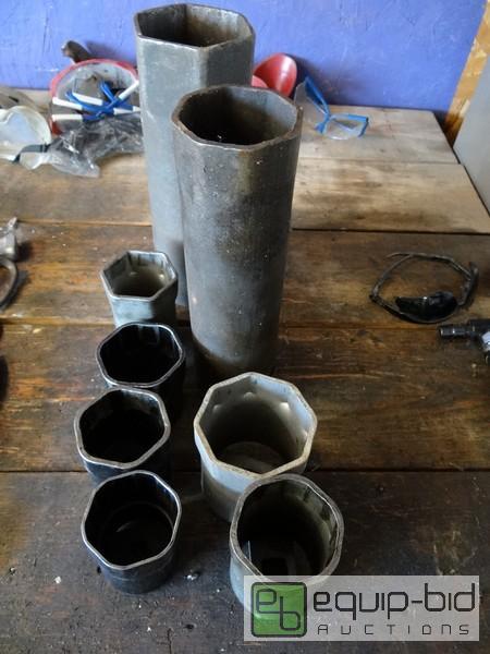 lot 612 image: Lot Of Spindle Nut Sockets