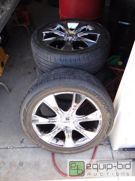 lot 620 image: Set Of (4) Helo Wheels With Hankook Ventus S1 Noble