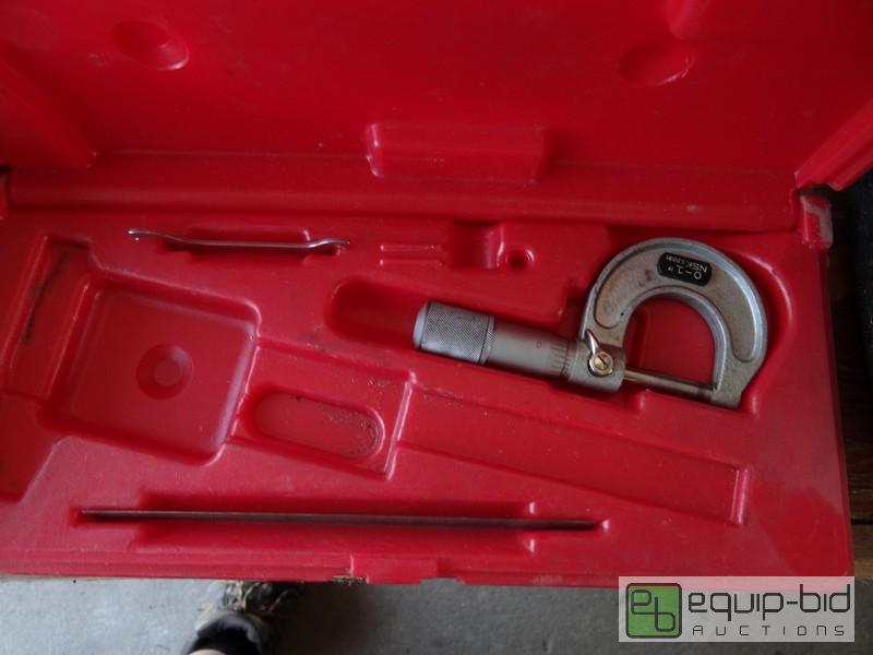 lot 657 image: Blue Point Universal Measuring Set